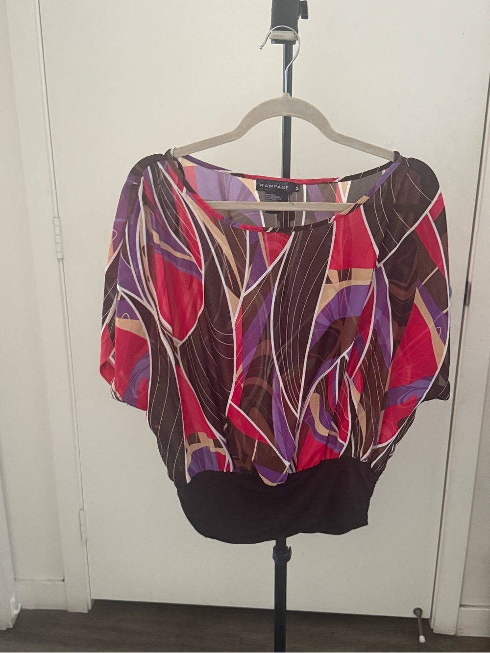 Rampage Multicolor Abstract Bubble Hem Blouse - Red, Purple & Brown